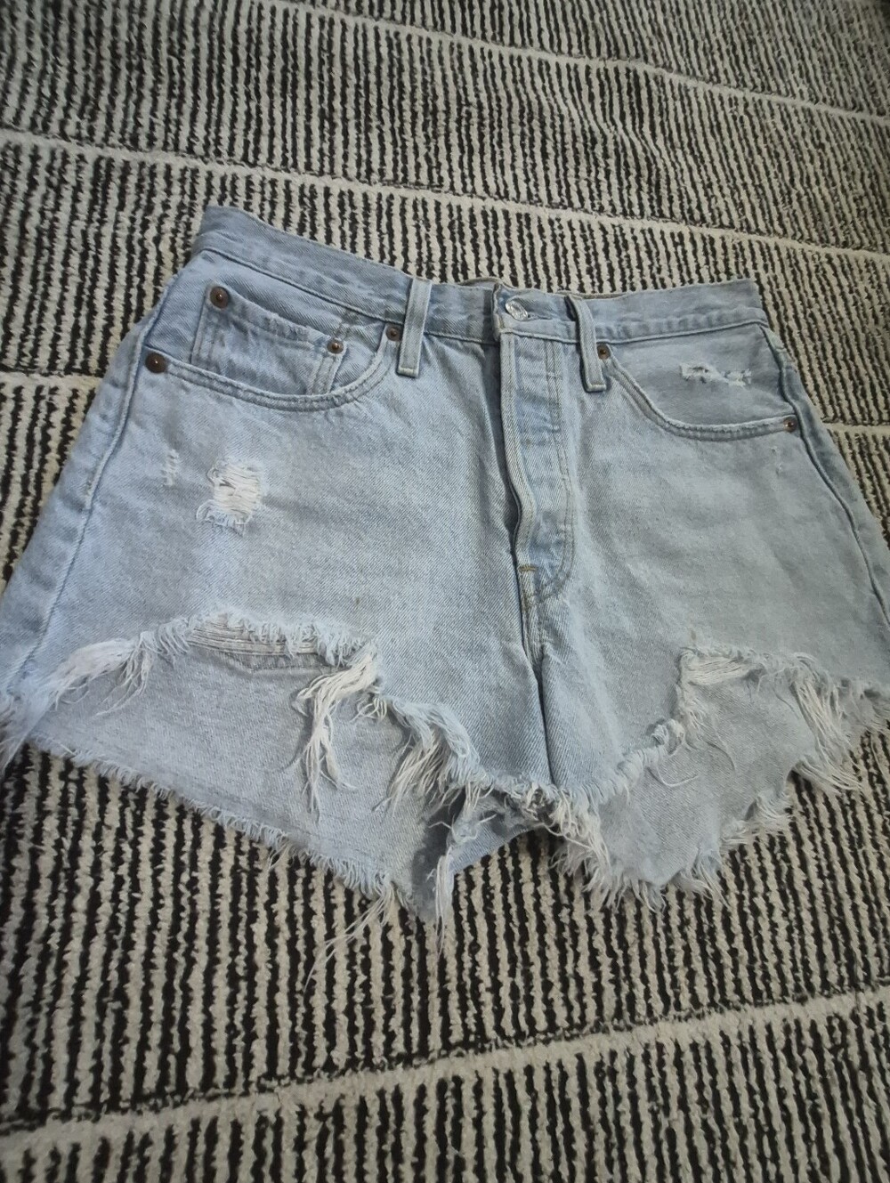 Levi's 501 Original High Rise Denim Shorts Ojai Light Wash W28 56327-0250
